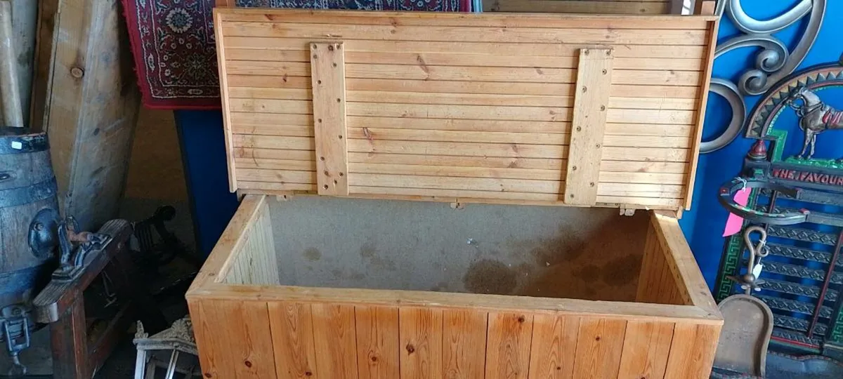 Pine Monks Style Storage Bench - Image 3