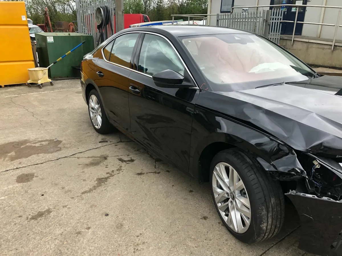 2025 SKODA OCTAVIA 1.5 TSI DSG (for parts only) - Image 3