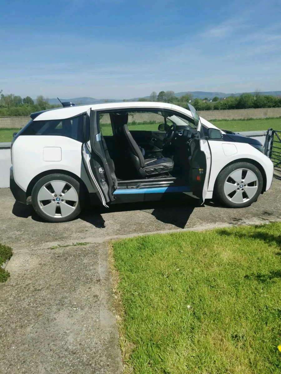 BMW i3 ev plug-in 33kwh - Image 4
