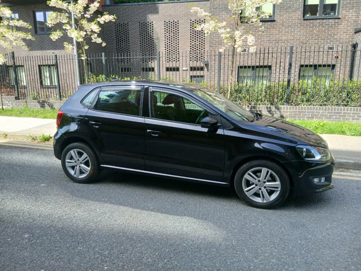 2014 Volkswagen Polo ,  **AUTO  LOW - KLMS *** - Image 2