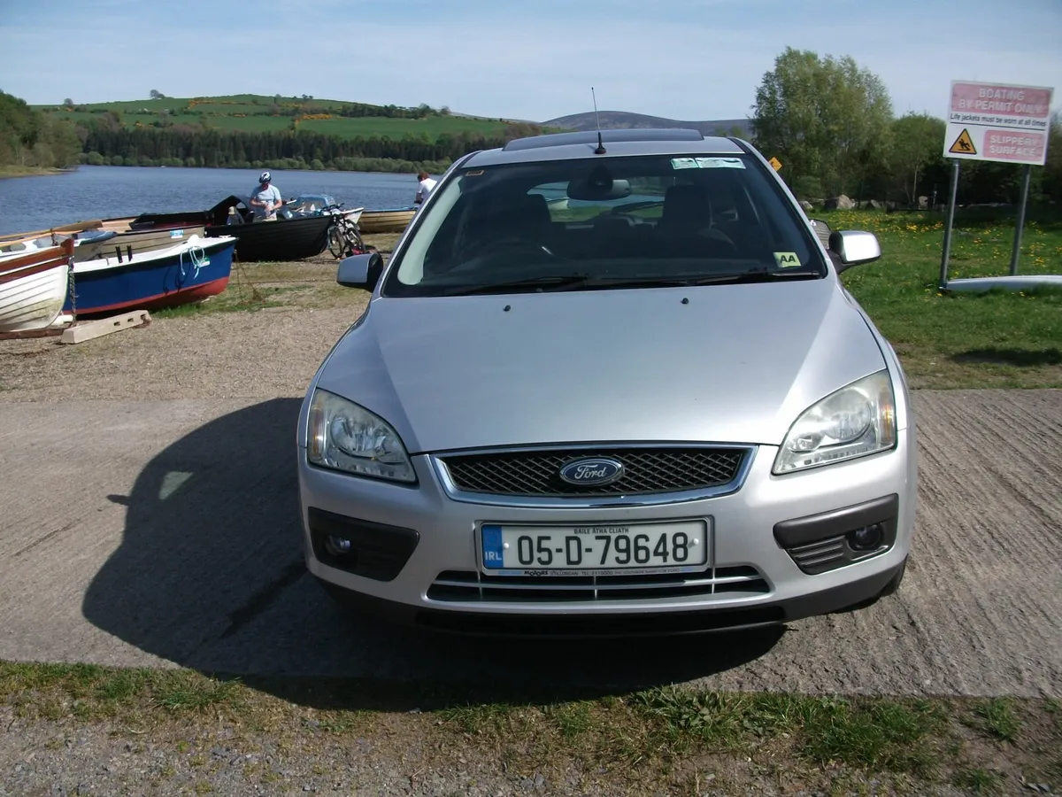 Ford Focus. GHIA ONLY 56000MLS  2005 - Image 2