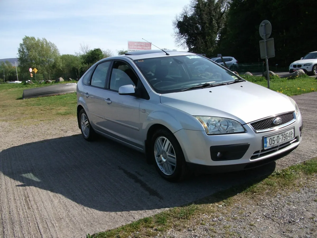 Ford Focus. GHIA ONLY 56000MLS  2005 - Image 3