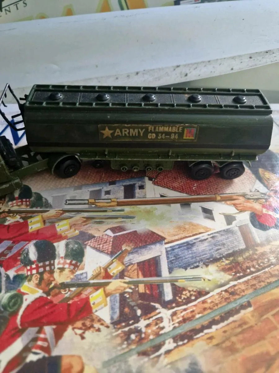 Matchbox Battlekings Ford Fuel Tanker - Image 2