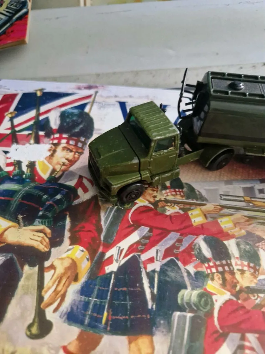 Matchbox Battlekings Ford Fuel Tanker - Image 3
