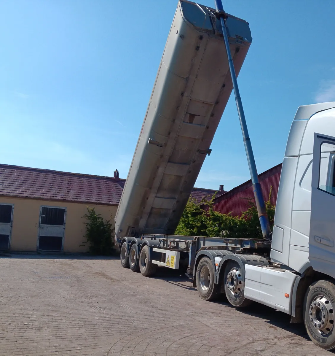 Dennison tipping trailer - Image 3