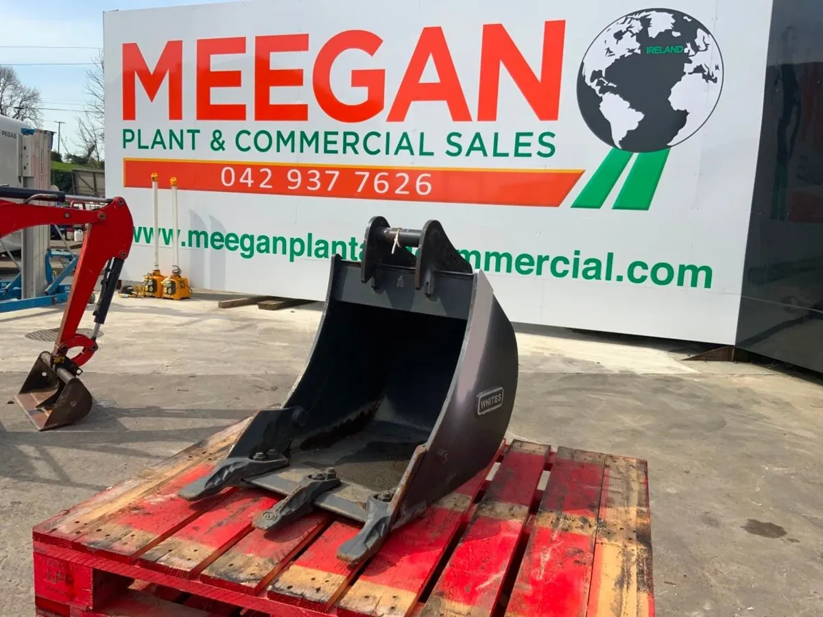 UNUSED 18" DIGGING BUCKET....45mm PINS.....898b. - Image 2