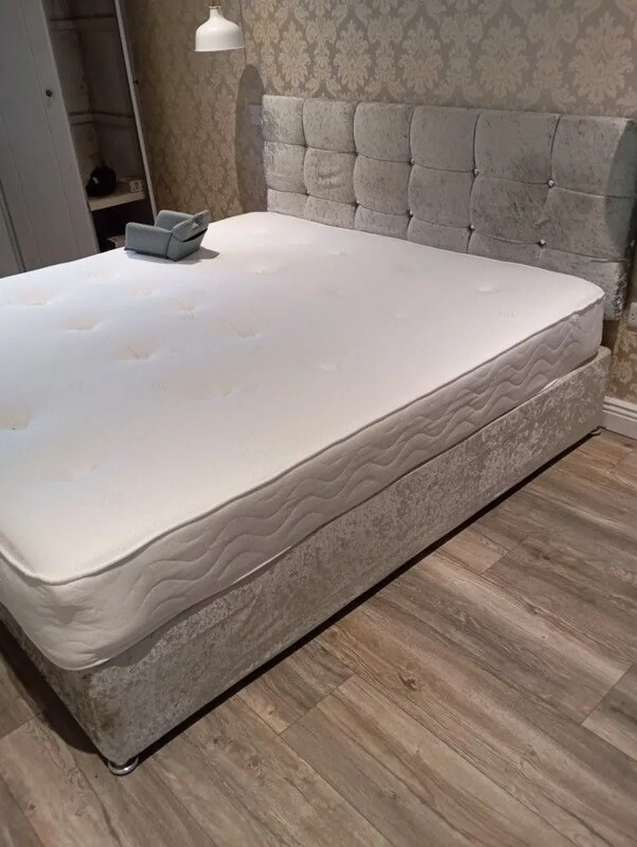 Super king bed base and matching head board