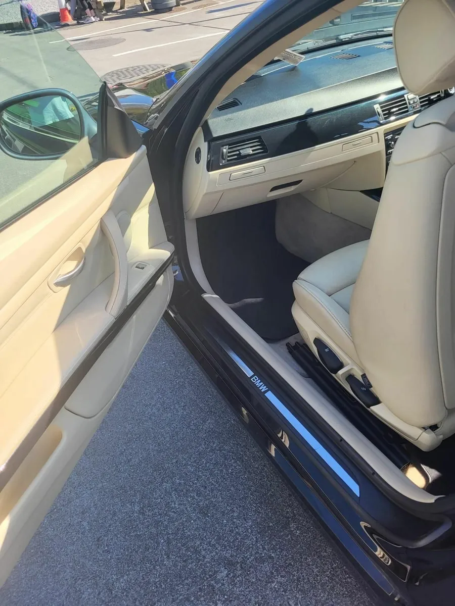 BMW 3-Series 2010 - Image 4