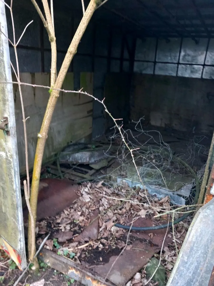 Trailer chassis free take away - Image 1