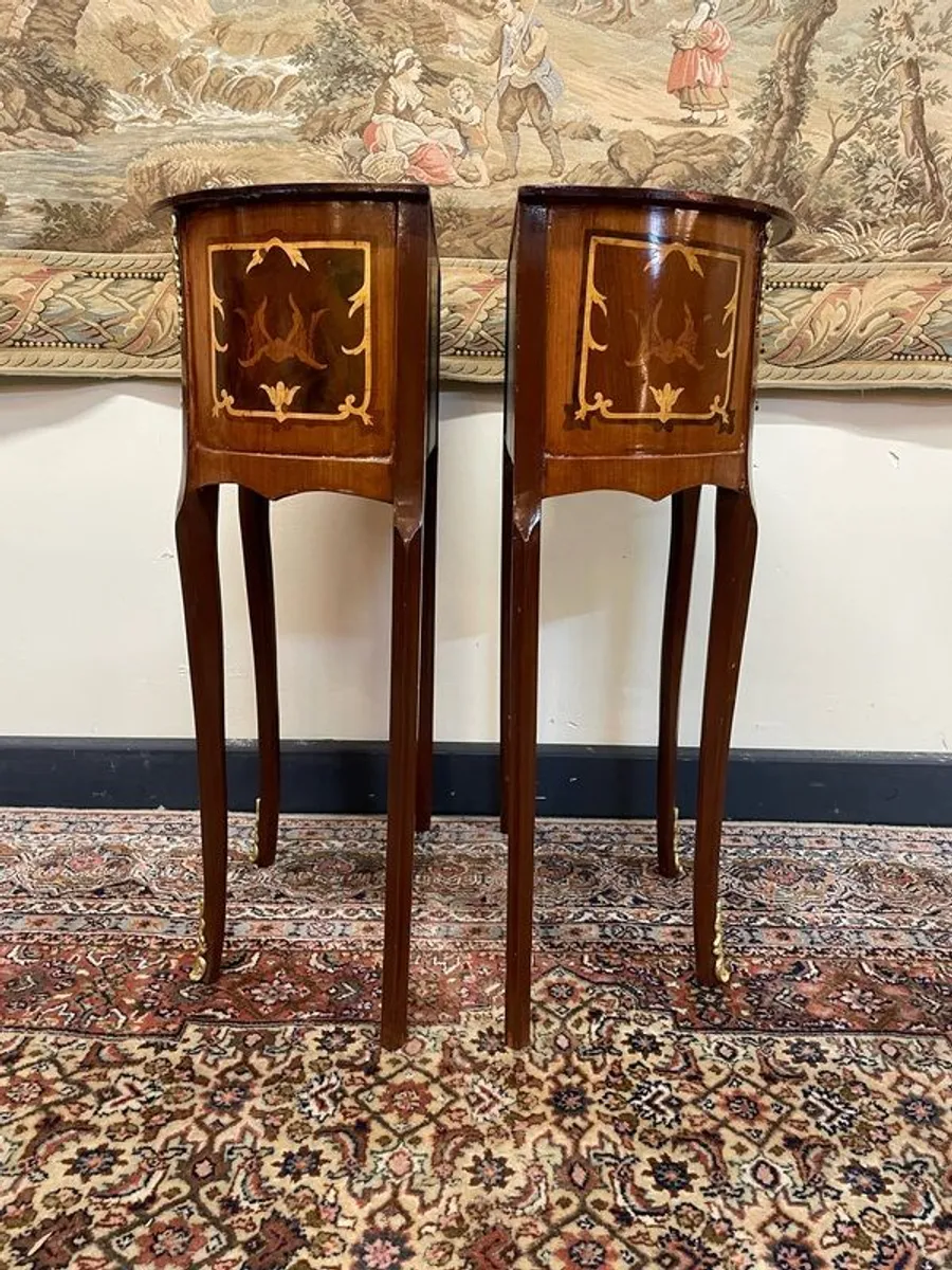 Lovely Pair of Inlay and Brass Decorated Demilune Lockers / Nightstands. - Image 3