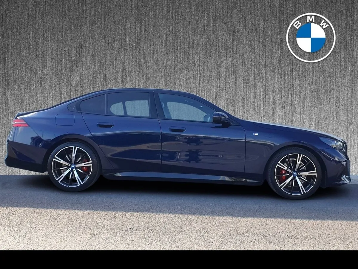 BMW 5 Series 530e M Sport Pro Saloon - Image 4