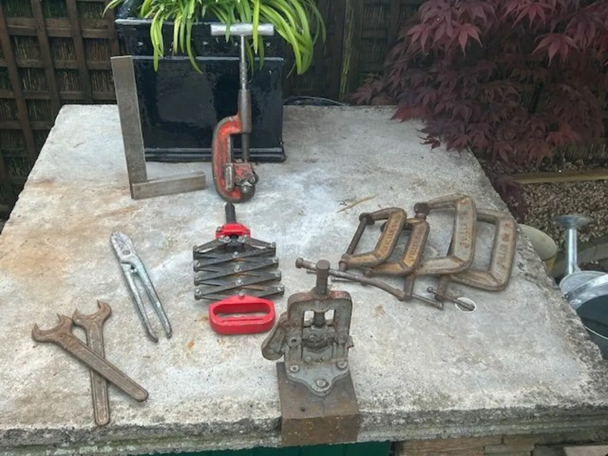 Rigid Pipe Cutters & selection of tools