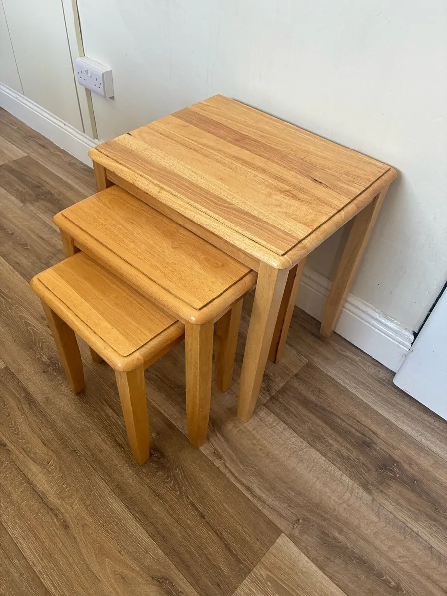Solid pine nest of Table - Image 1