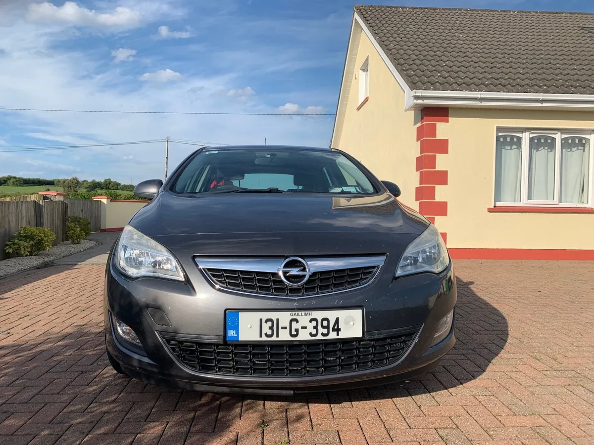 2013 Opel Astra - Image 1