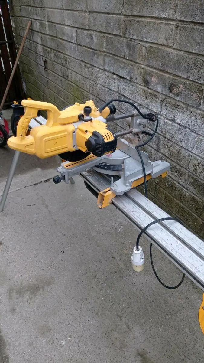 DeWalt Sliding Chopsaw - Image 3