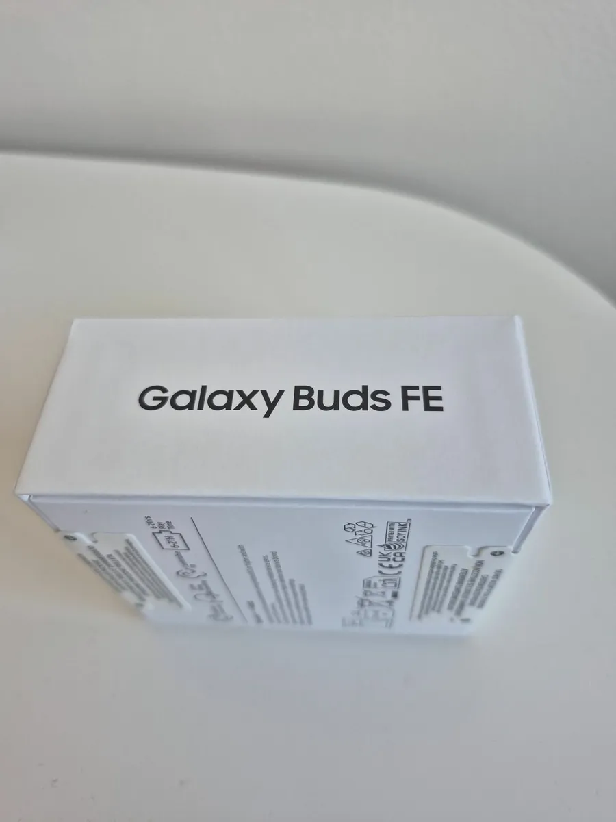 Samsung Earphones: Galaxy Buds FE - Image 2