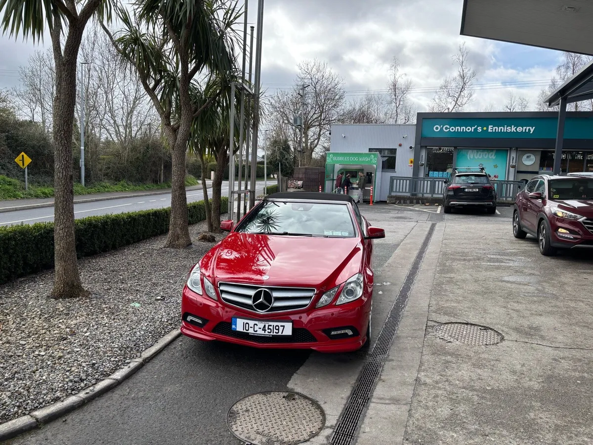 Mercedes e350 Cabrio - Image 2
