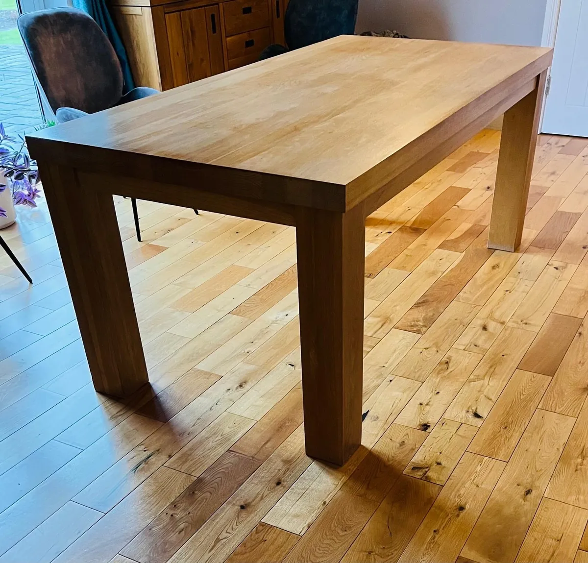 Dining table - Image 2