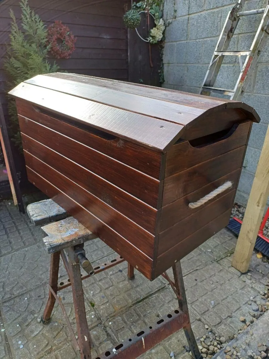 Collection of Vintage Storage Chest - Image 4