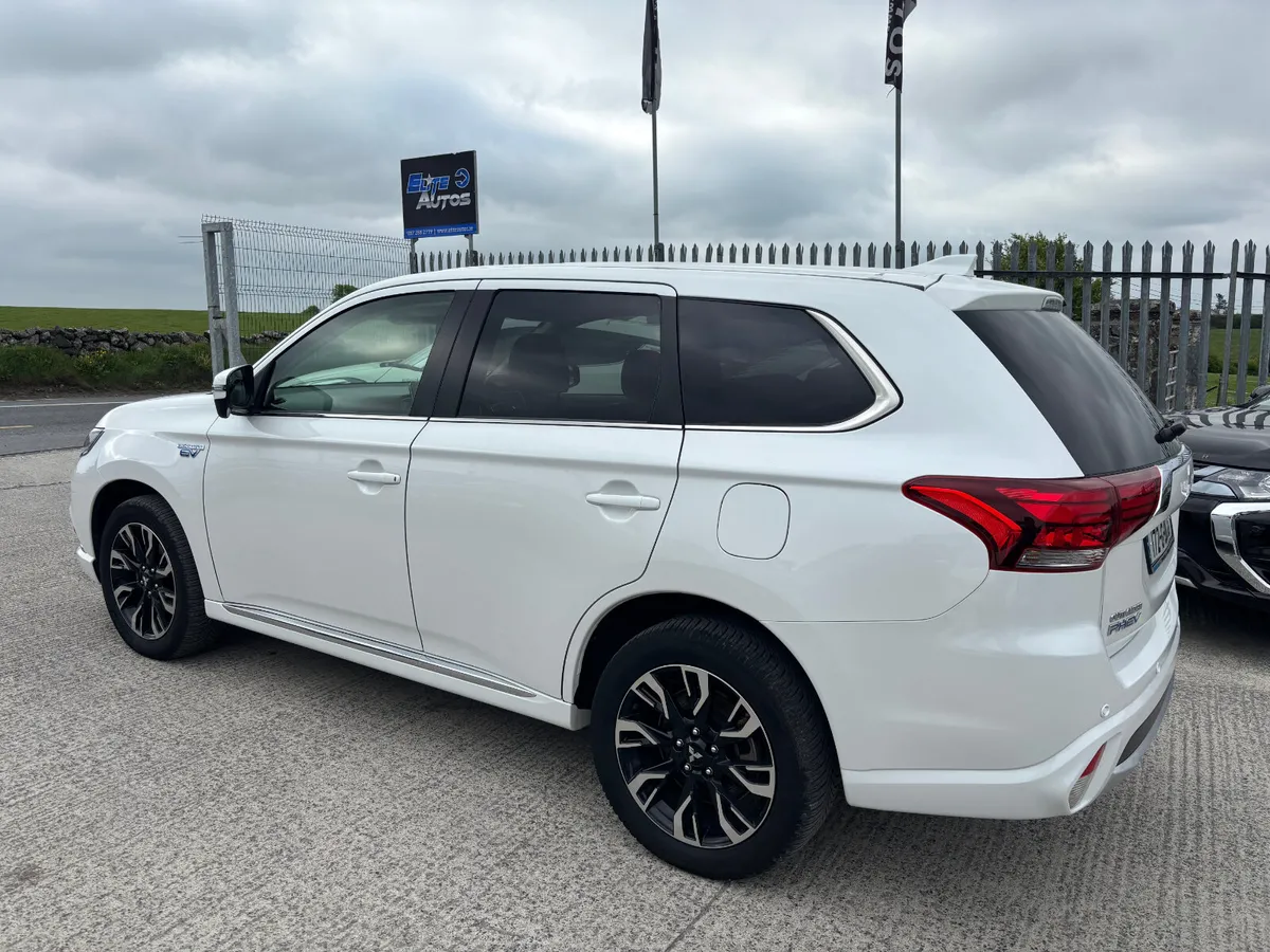 Mitsubishi Outlander Instyle  PEHV 2017 - Image 4