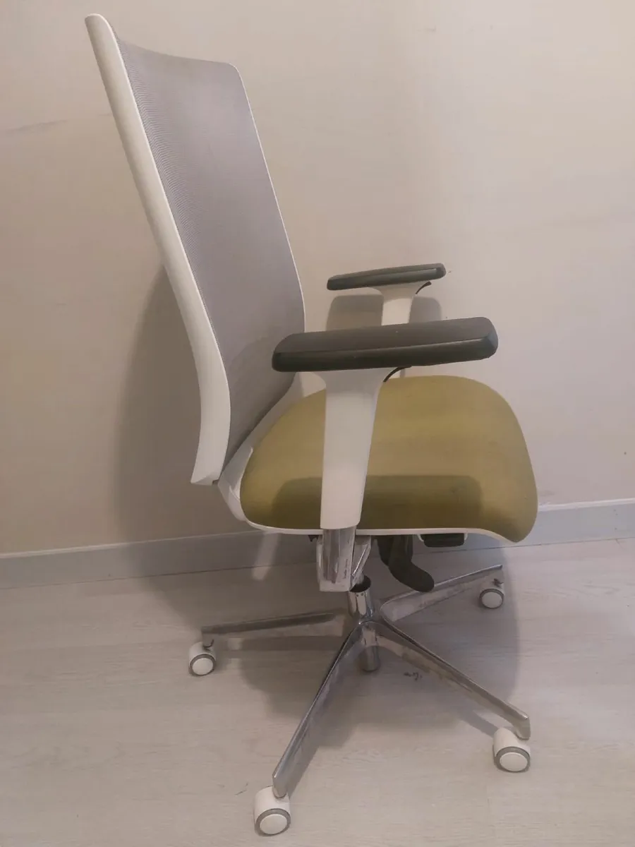Ergonomic office chair- 2chairs - Image 1
