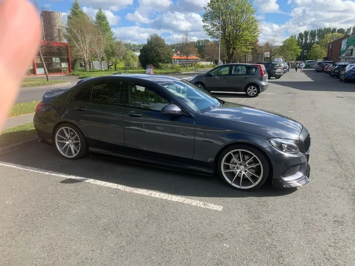 142 Mercedes C Class Amg - Image 3