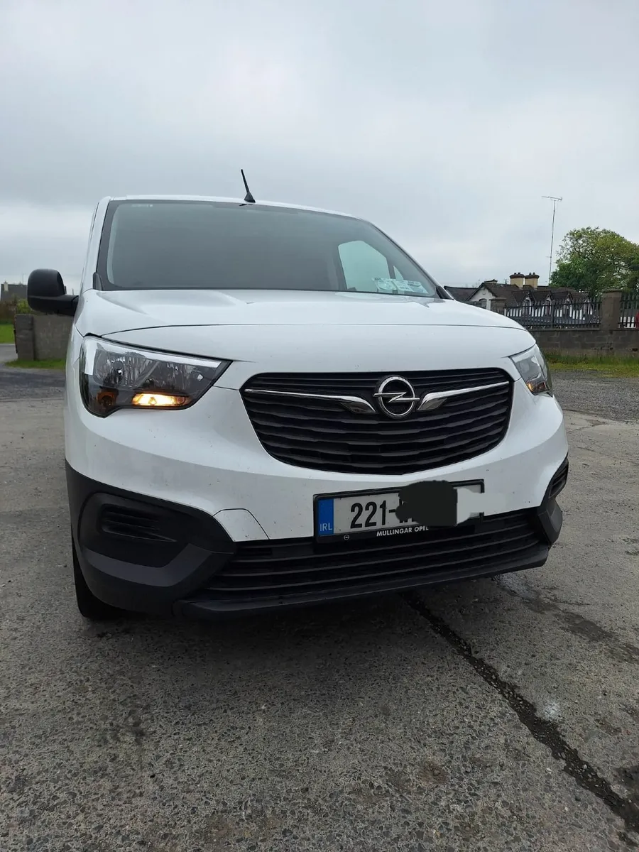 Opel Combo 2022 3 seats Commercial - Image 4