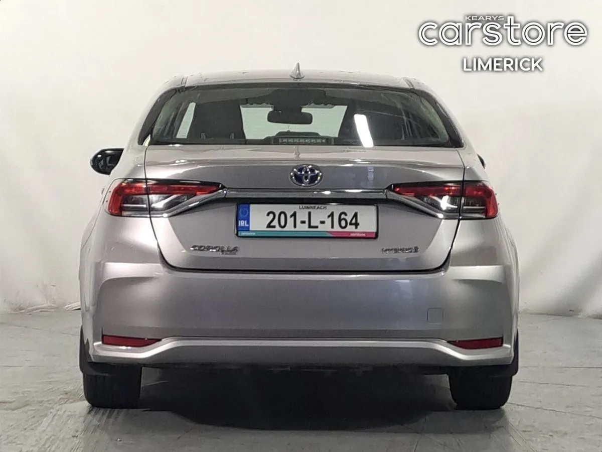 Toyota Corolla 1.8 Hybrid Luna Saloon - Image 3