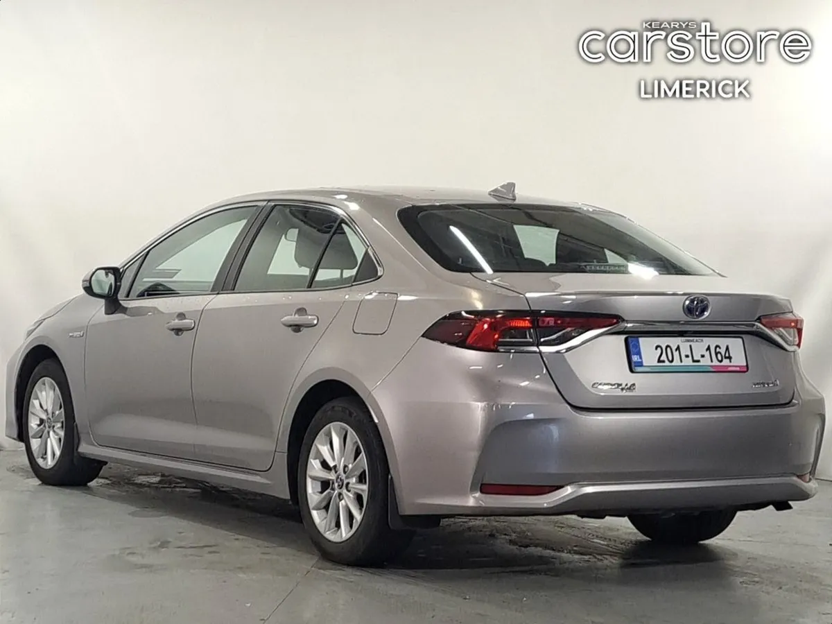 Toyota Corolla 1.8 Hybrid Luna Saloon - Image 4