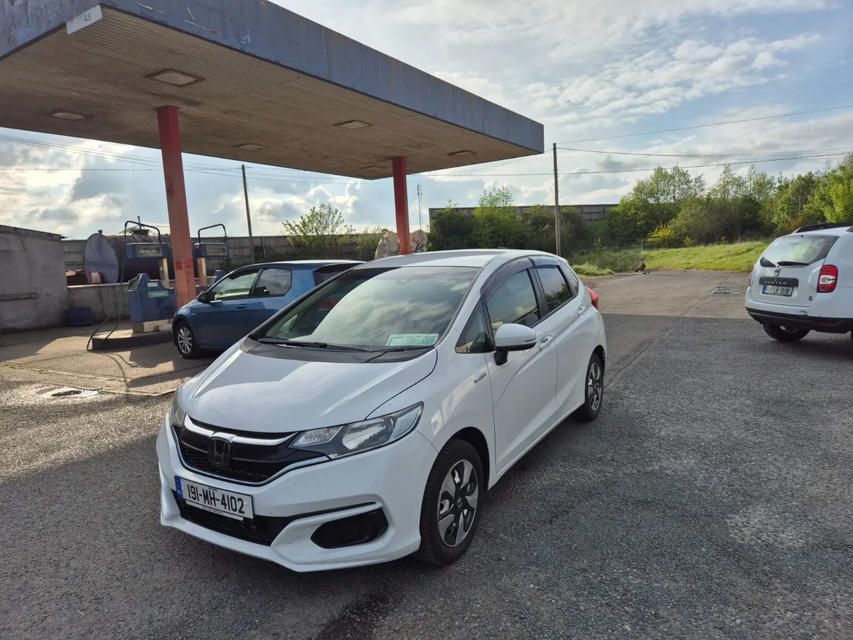 Honda Fit 2019 Hybrid Auto - Image 2