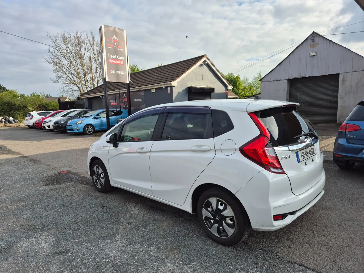 Honda Fit 2019 Hybrid Auto - Image 4