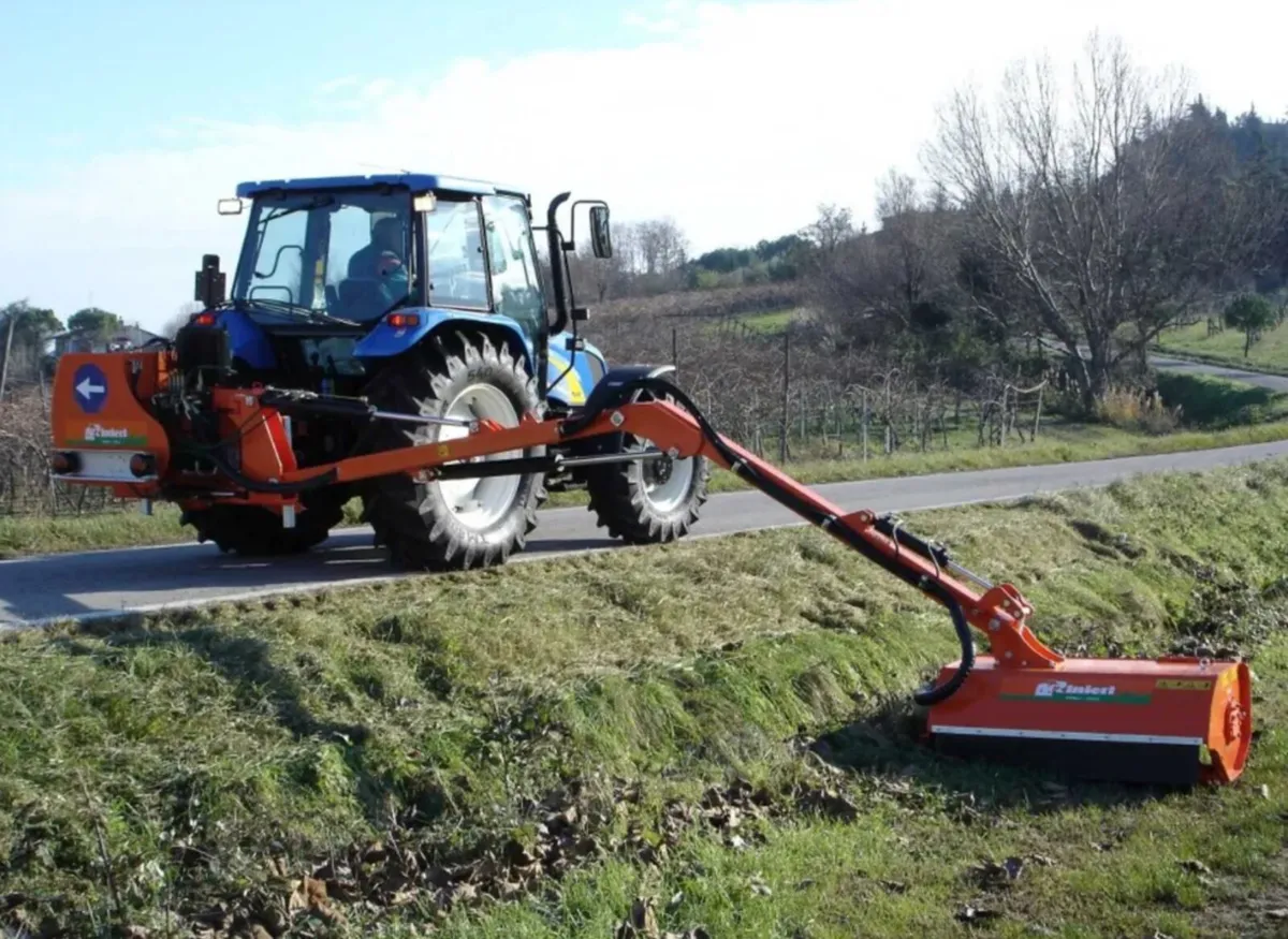 Rinieri BRV 450 Flail Hedge Trimmer - Image 3