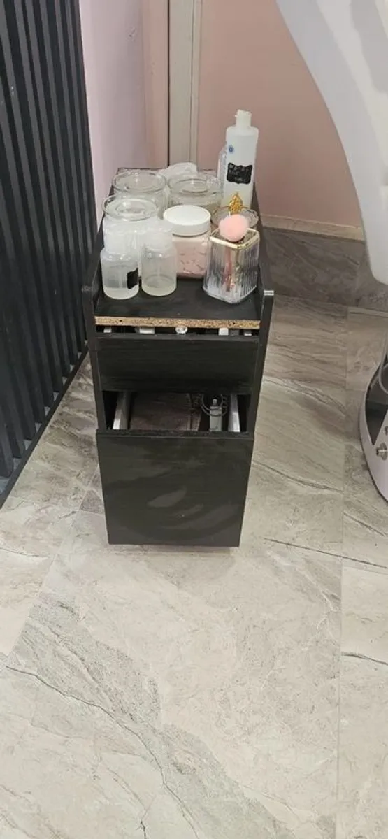 salon Equipment - Image 2
