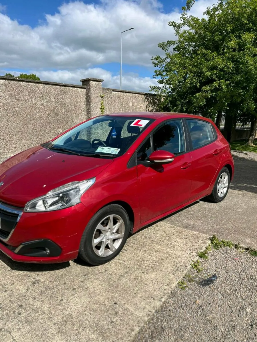 Peugeot 208 (2016)  nct tax - Image 3