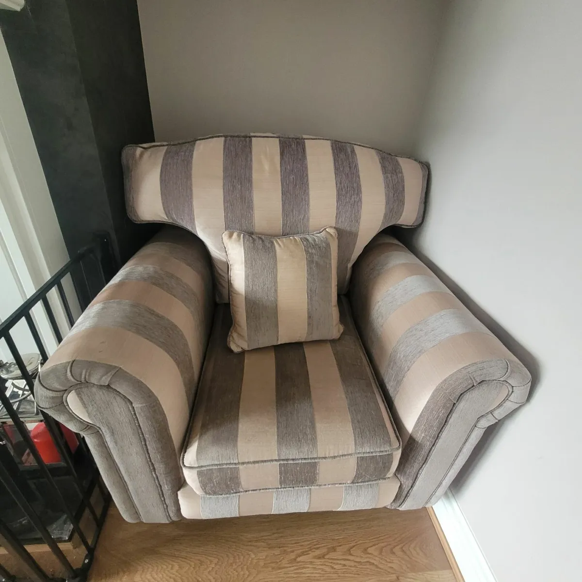 Armchairs - Image 3