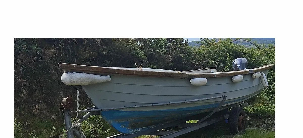 19 Ft Boat - Image 1