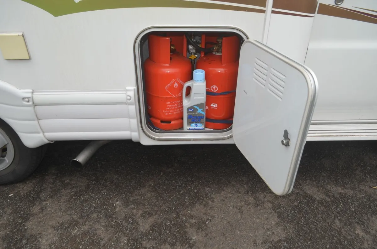 2004 AUTOCRUISE STARFIRE 2 BERTH MOTORHOME - Image 4