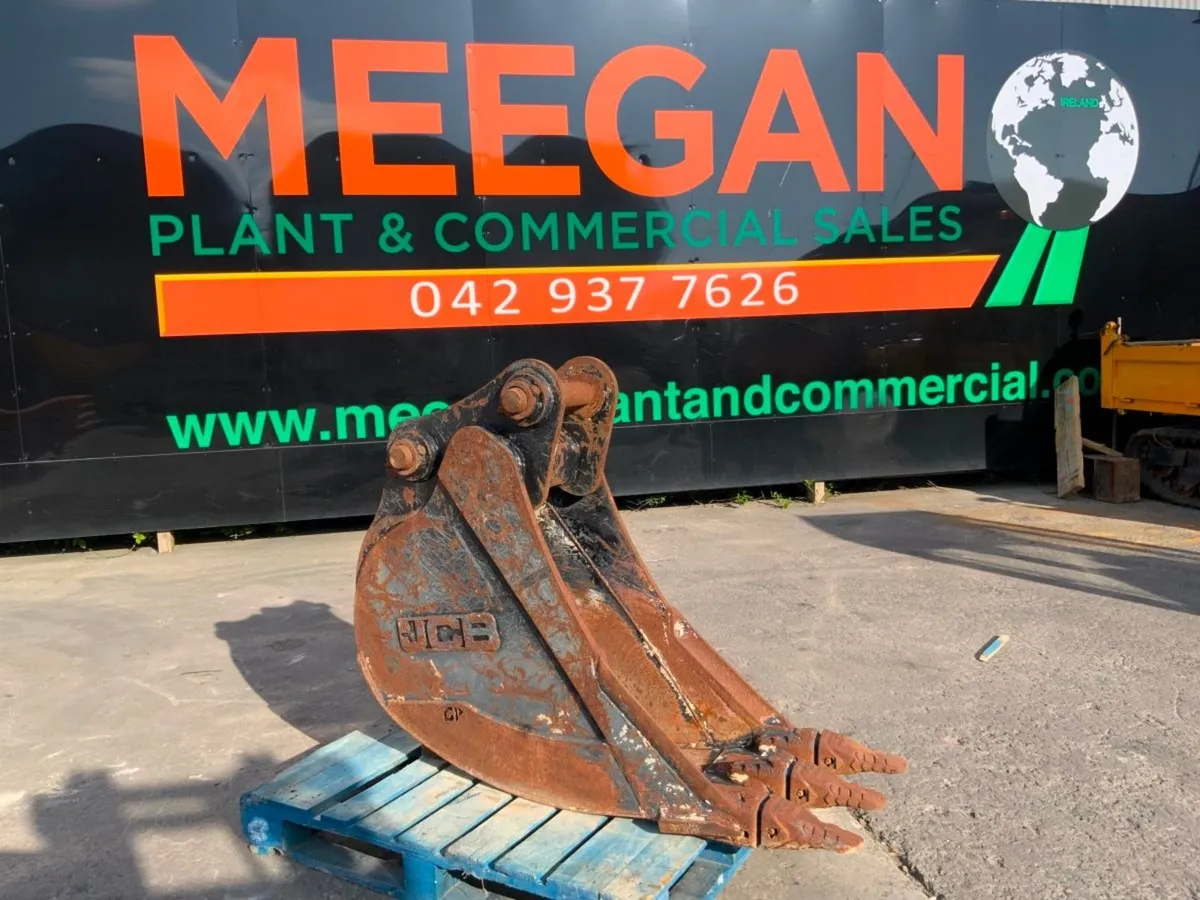 18" JCB DIGGING BUCKET....65mm PINS.......375v. - Image 1