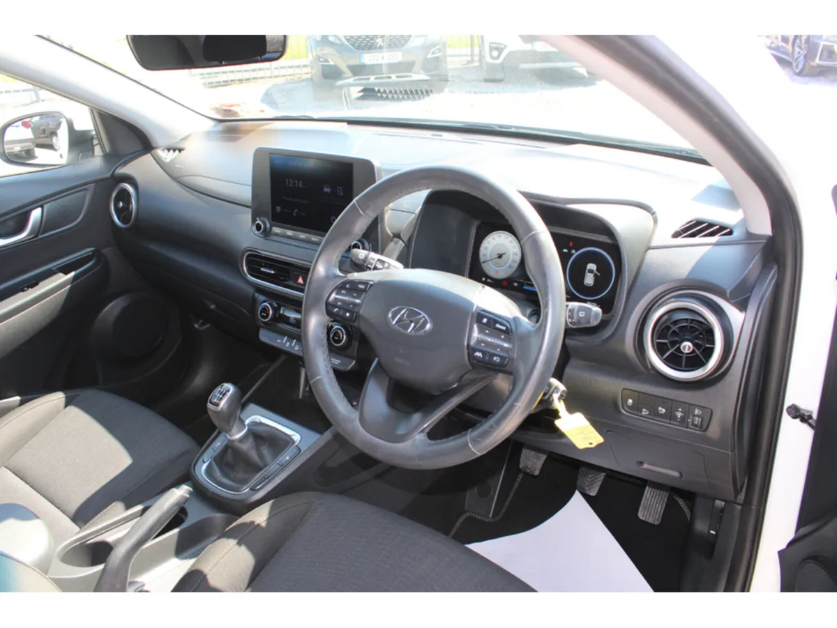 Hyundai KONA Executive 5dr Petrol - Image 2