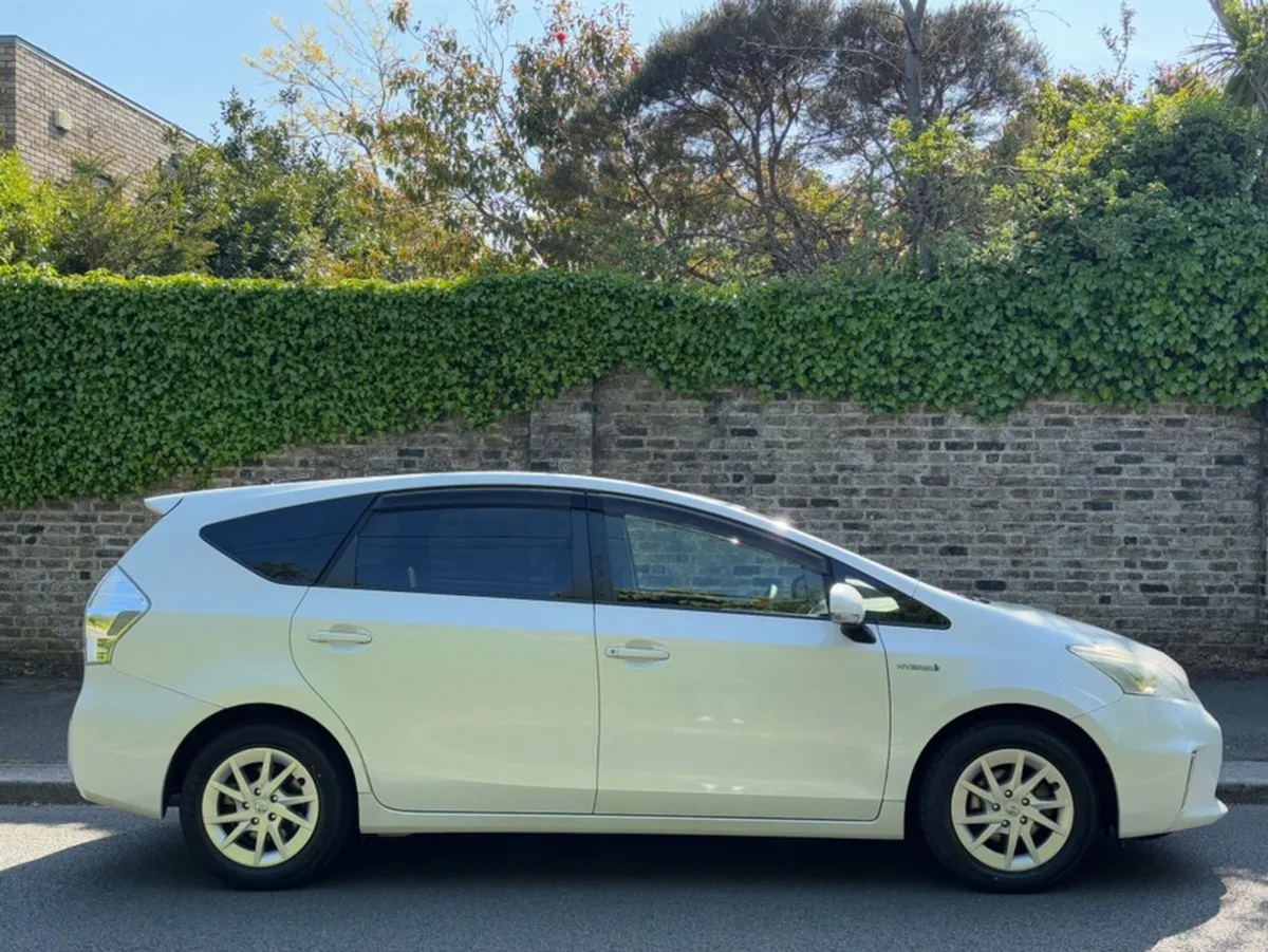 Toyota PRIUS+  7 Seat 1.8 Hybrid immaculate Condi - Image 3