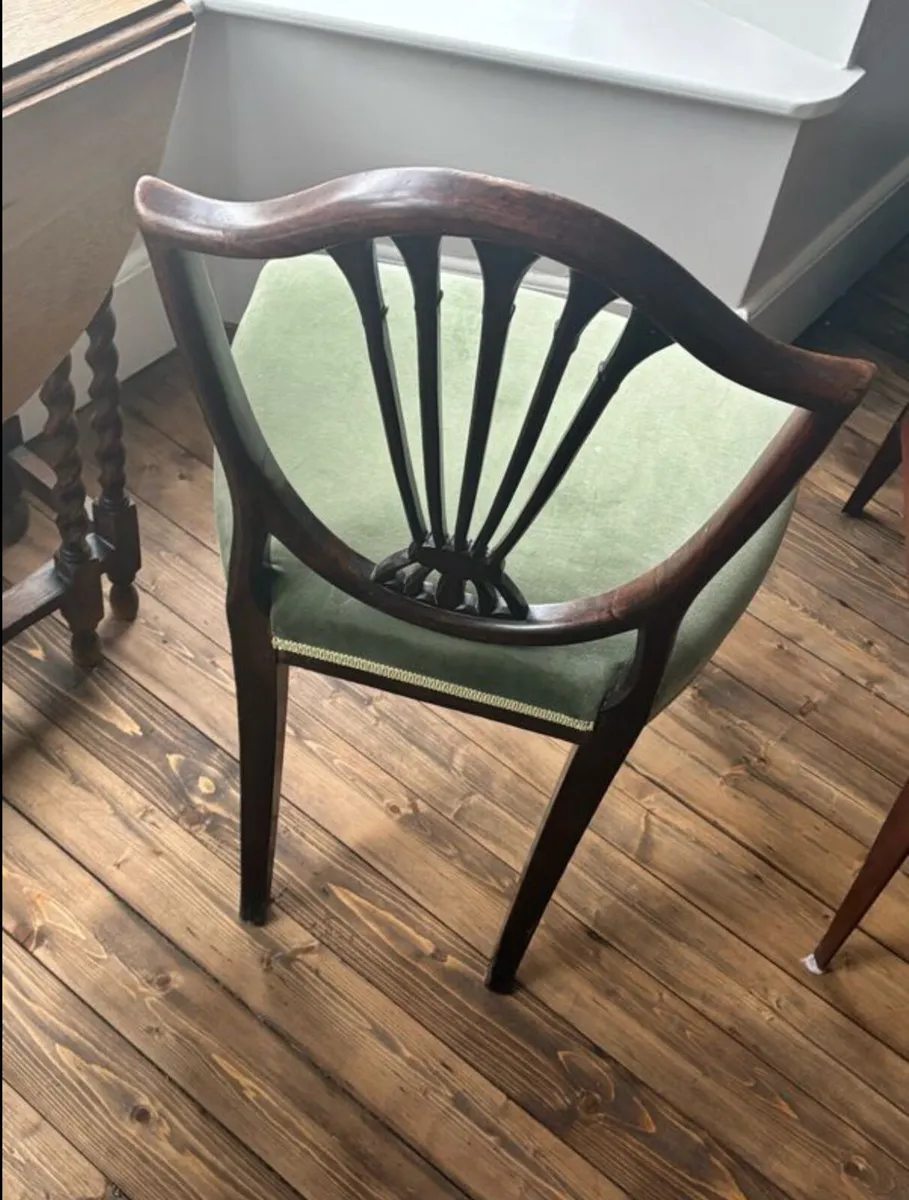 Heppelwhite chairs x 2 for 95 or 4 for €180 - Image 3