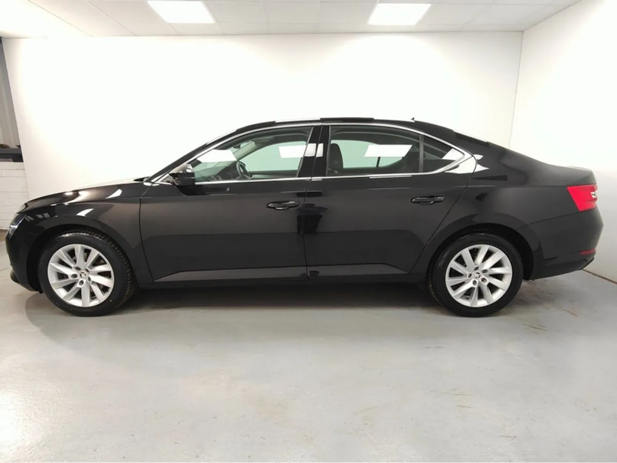 Skoda Superb Ambition 2.0 TDI 150HP 4DR - Image 3