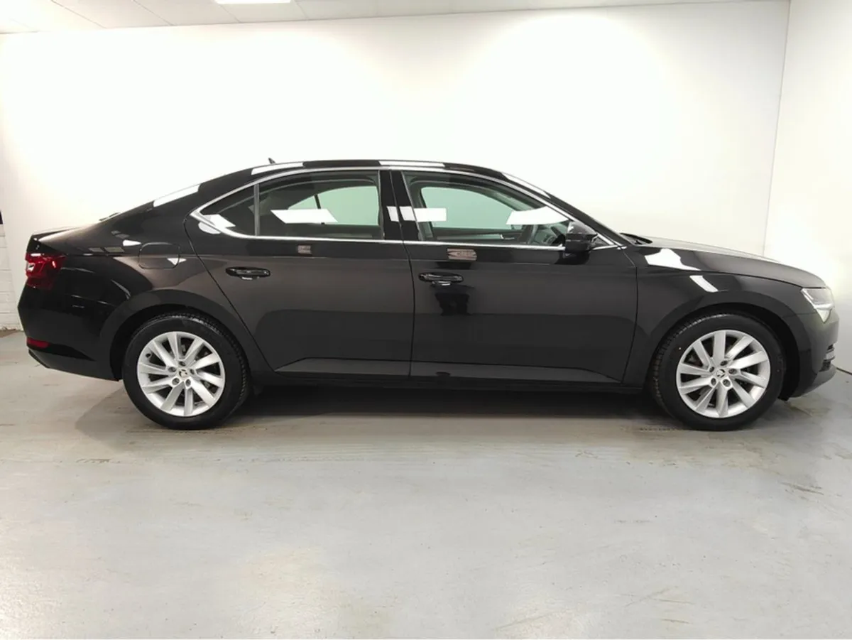 Skoda Superb Ambition 2.0 TDI 150HP 4DR - Image 4