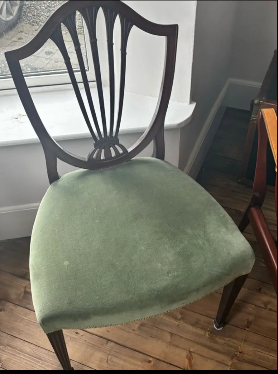Heppelwhite chairs x 2 for 95 or 4 for €180 - Image 4