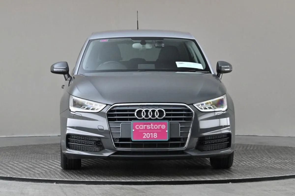 Audi A1 1.0tfsi 95hp S-tronic 5DR  two Tone Roof - Image 2