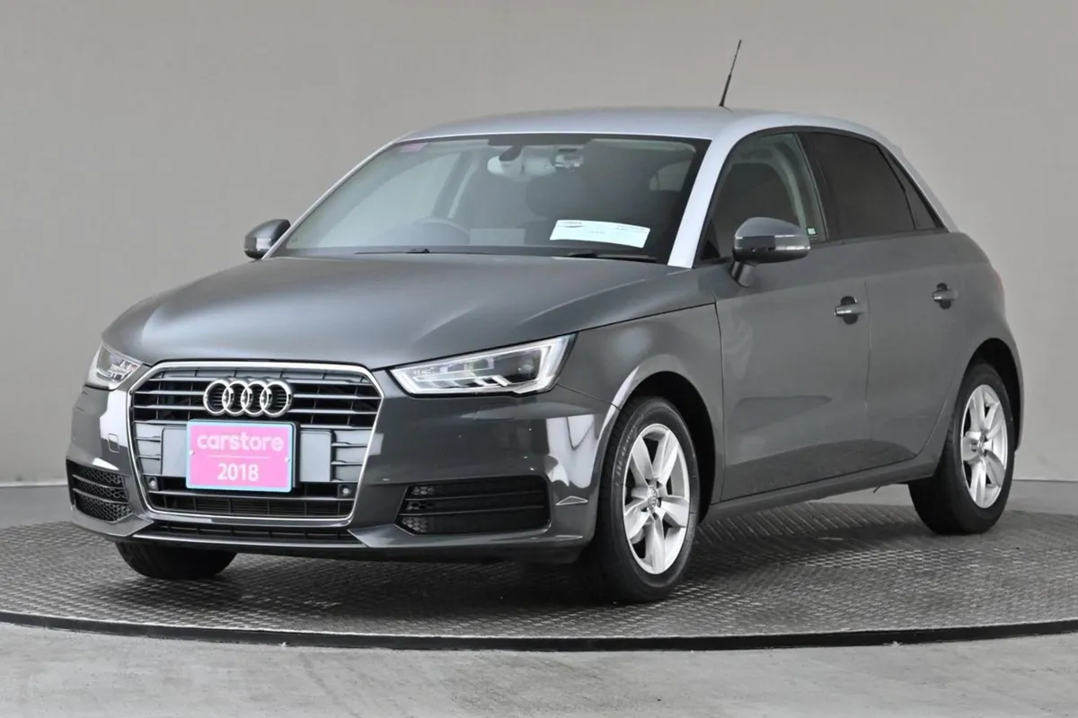 Audi A1 1.0tfsi 95hp S-tronic 5DR  two Tone Roof - Image 3