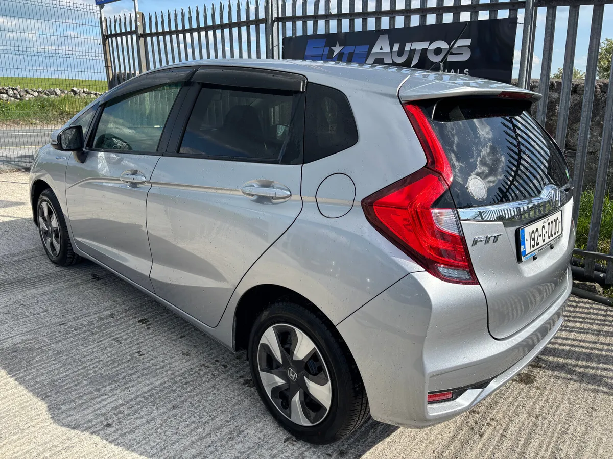 Honda Fit Self Charging Hybrid 2019 - Image 2