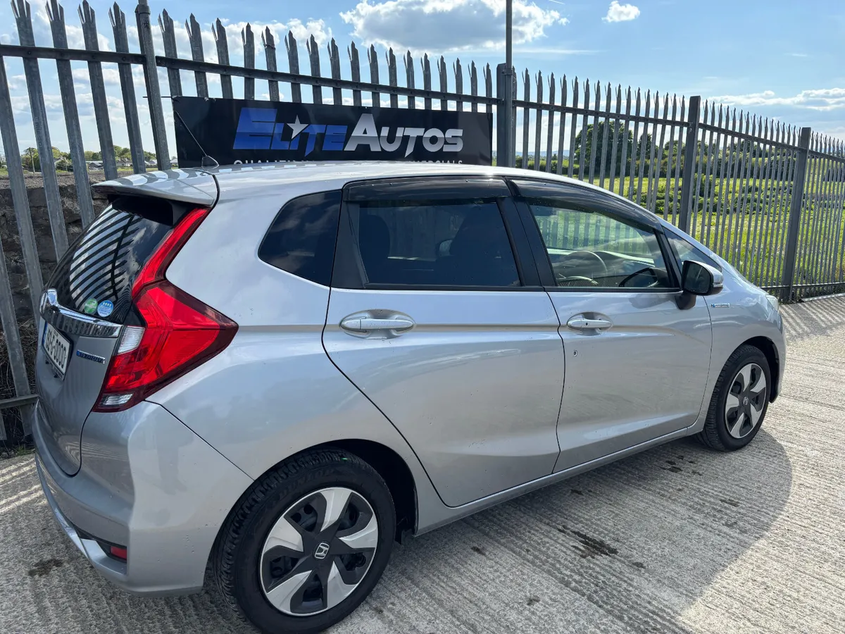 Honda Fit Self Charging Hybrid 2019 - Image 4