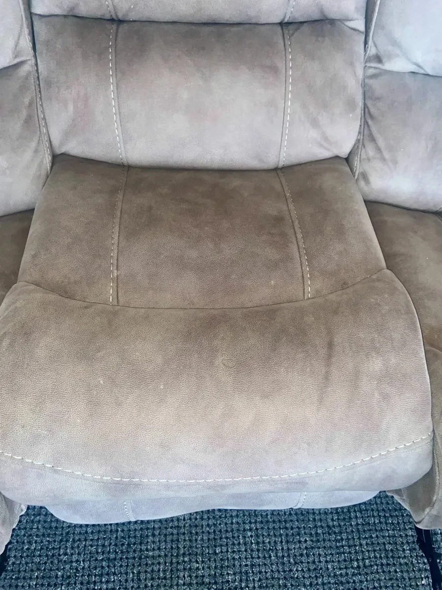 3 seater recliner for sale - Image 3