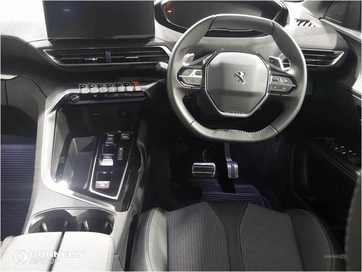 Peugeot 3008 1.2 Hybrid 136 Allure 5dr E-dsc6 - Image 4